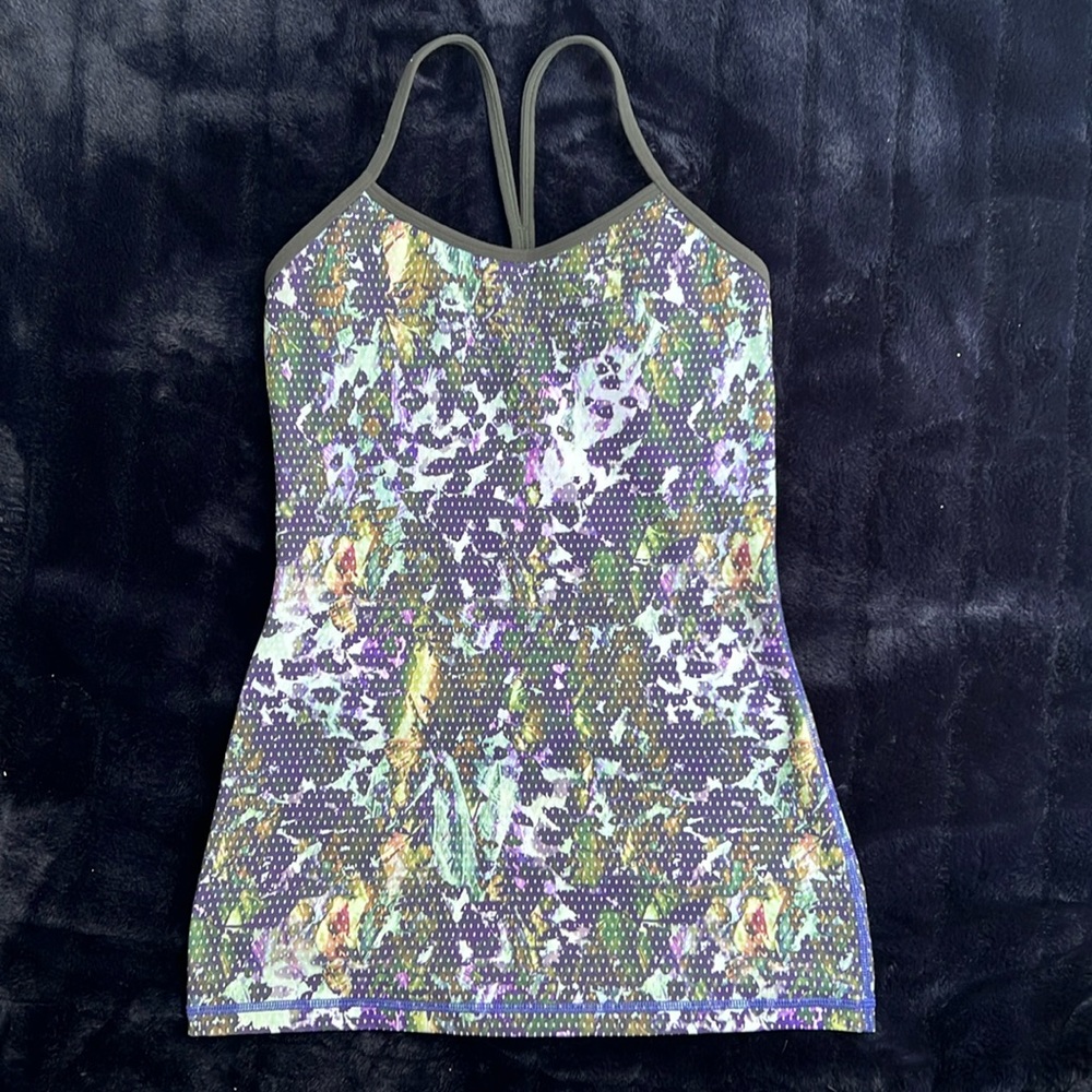 Lululemon tank size 4 excellent condition multi coloured